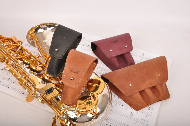 Saxophone leather mouthpiece for 1-3 holder