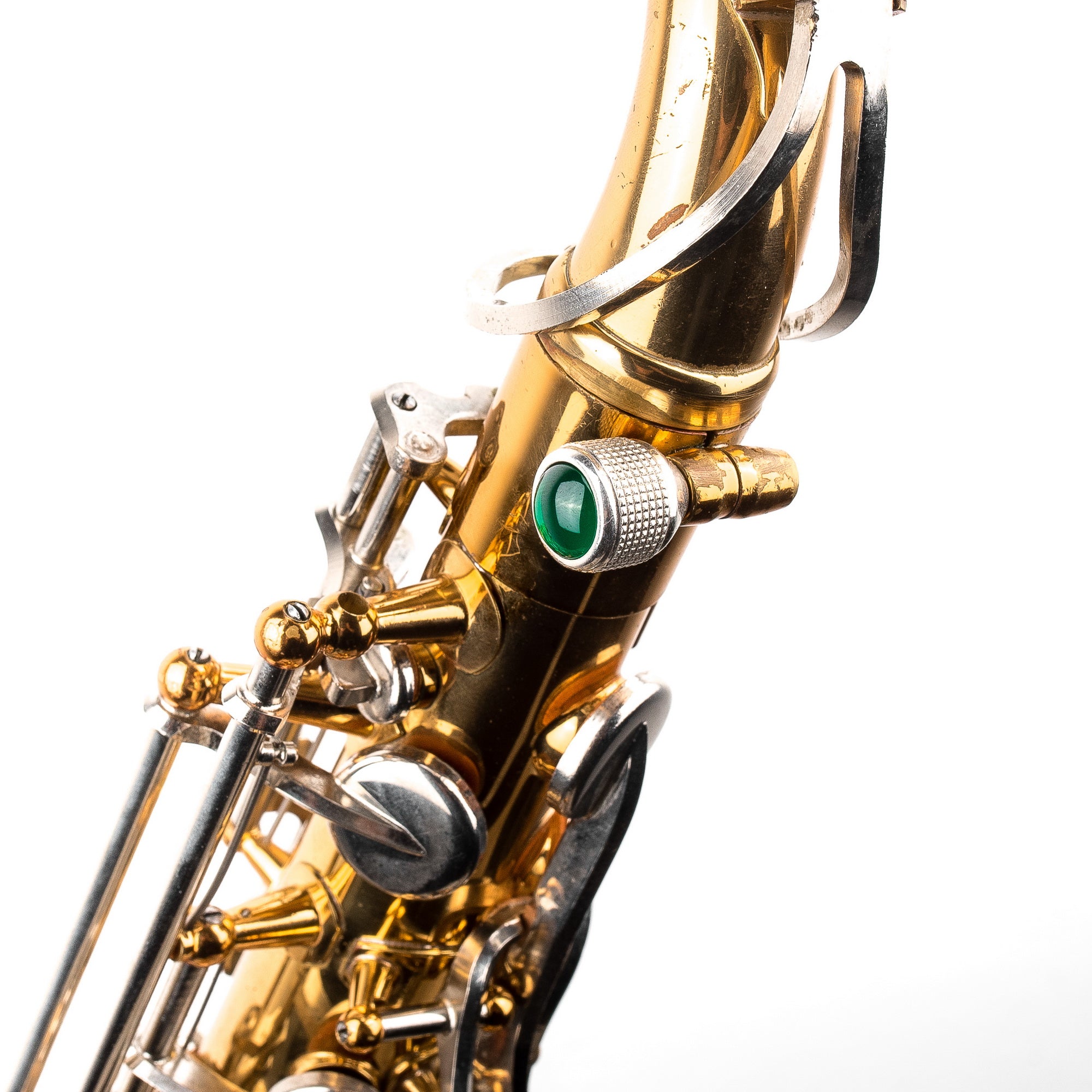 silver-saxophone-neck-screw-