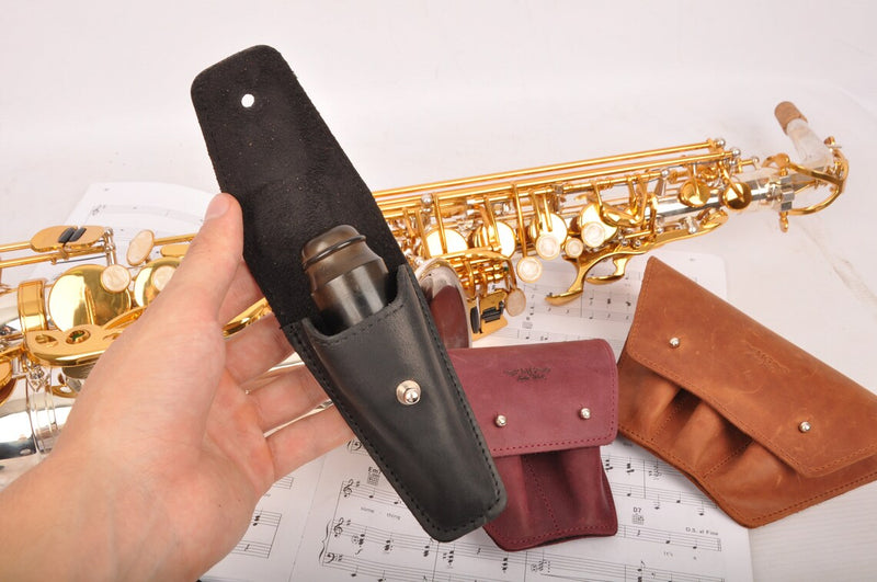 Saxophone leather mouthpiece for 1-3 holder